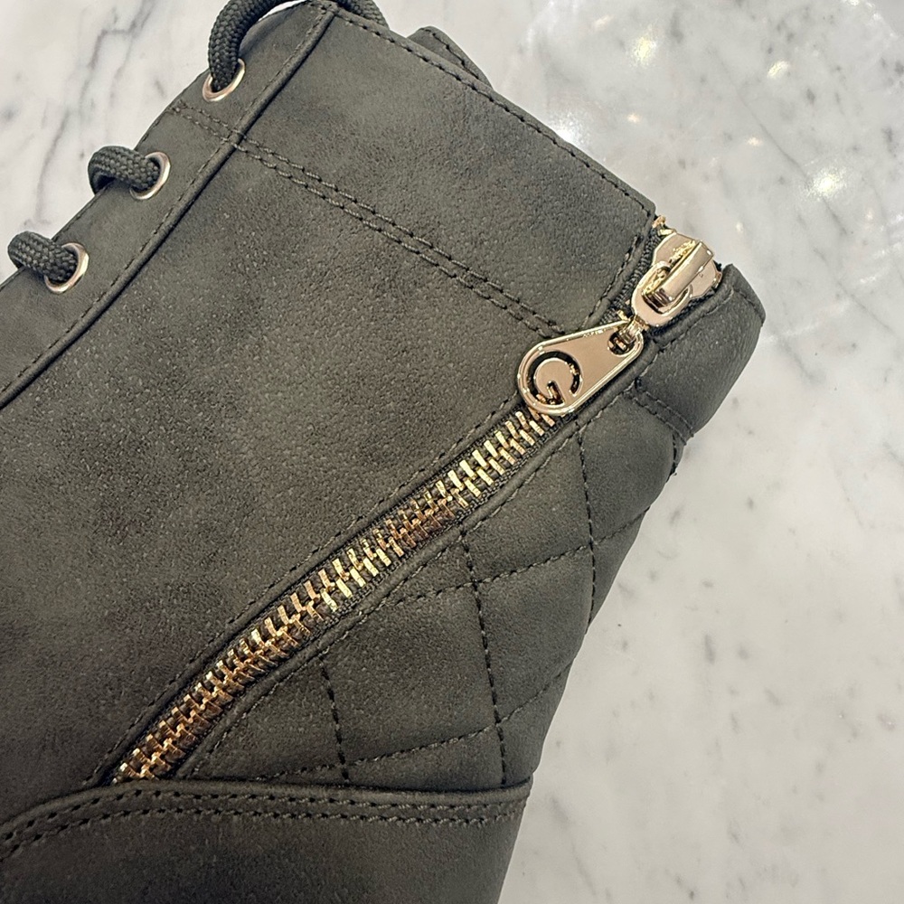EXCELLENT GBG Los Angeles Olive Green Women's Lace Up Combat Boots Size 9.5 - Picture 6 of 9
